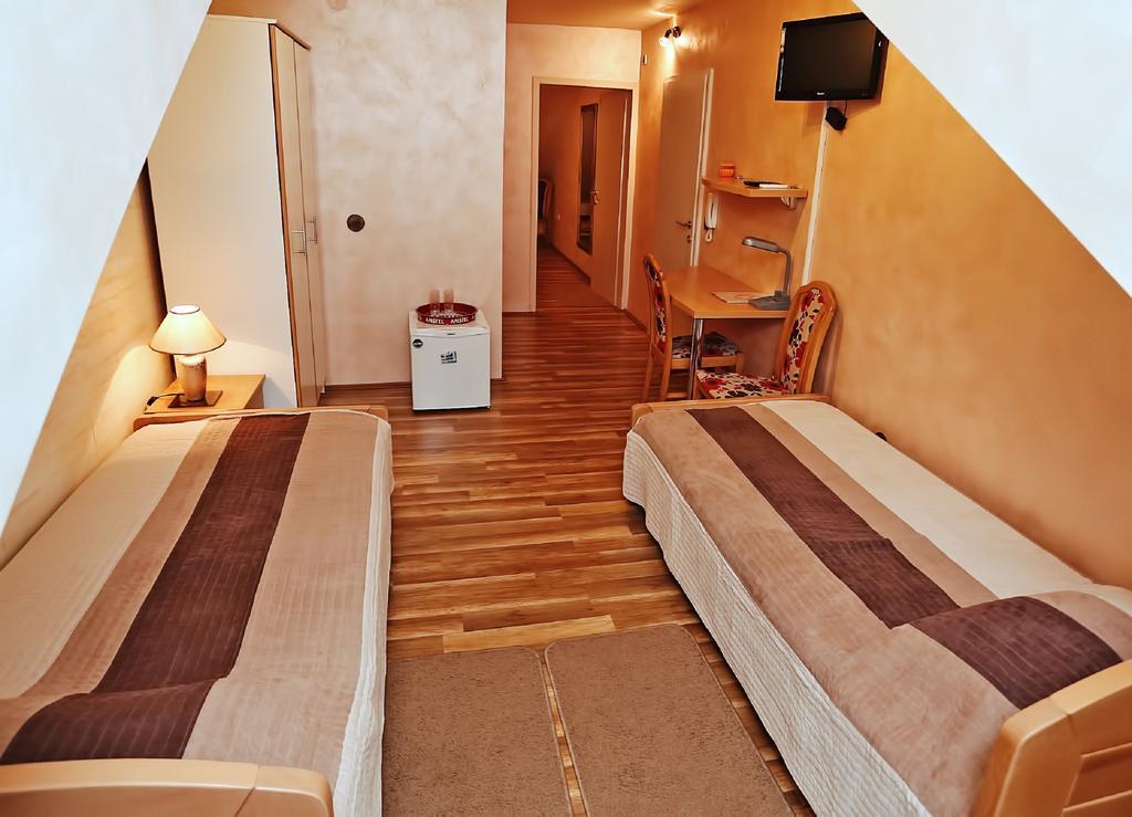 Apartmani Amaro Novi Sad Habitación foto