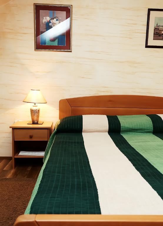 Apartmani Amaro Novi Sad Habitación foto